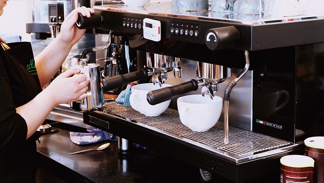 Fra enkel kopp til baristakvalitet: Kaffemaskiner for alle nivåer